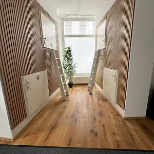  Capsulehotel Robin Wood